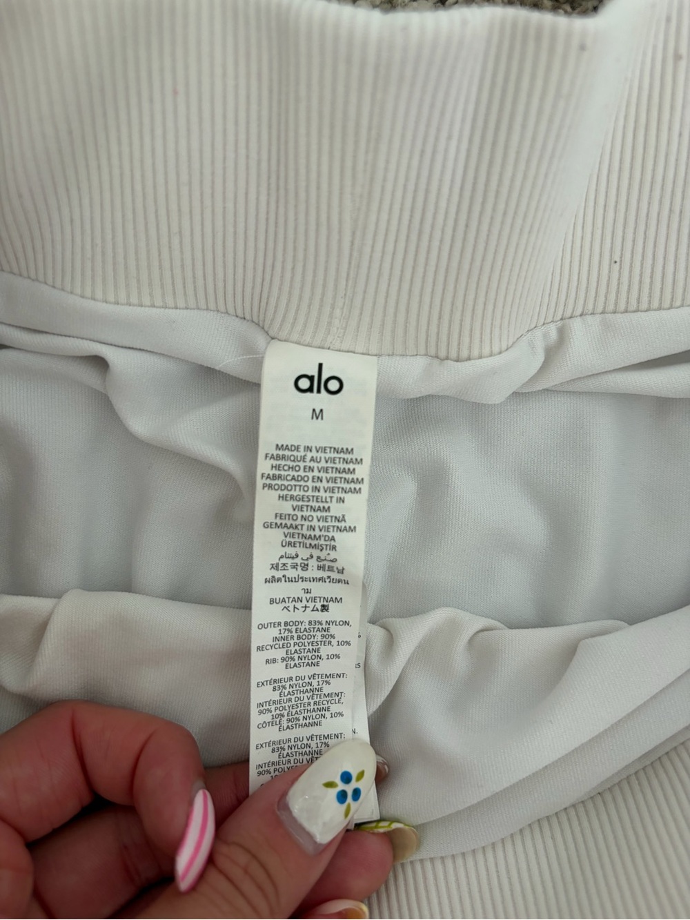 White Alo Breezy Shorts - Picture 3 of 3